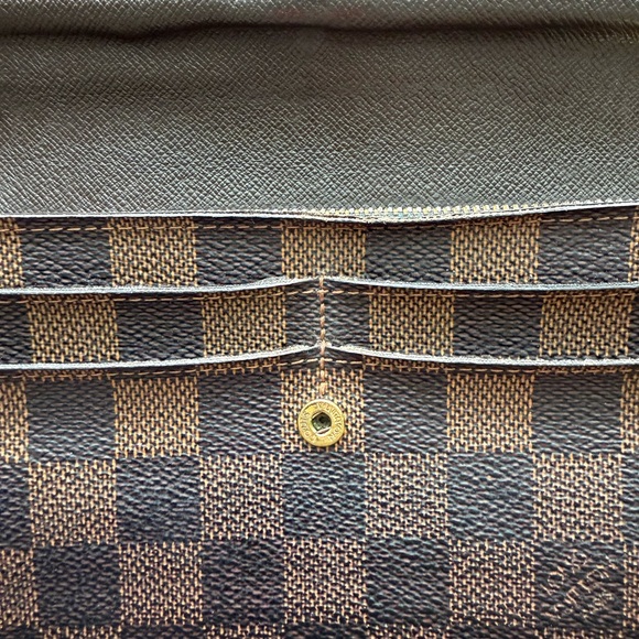 Louis Vuitton Wallet - Picture 5 of 13